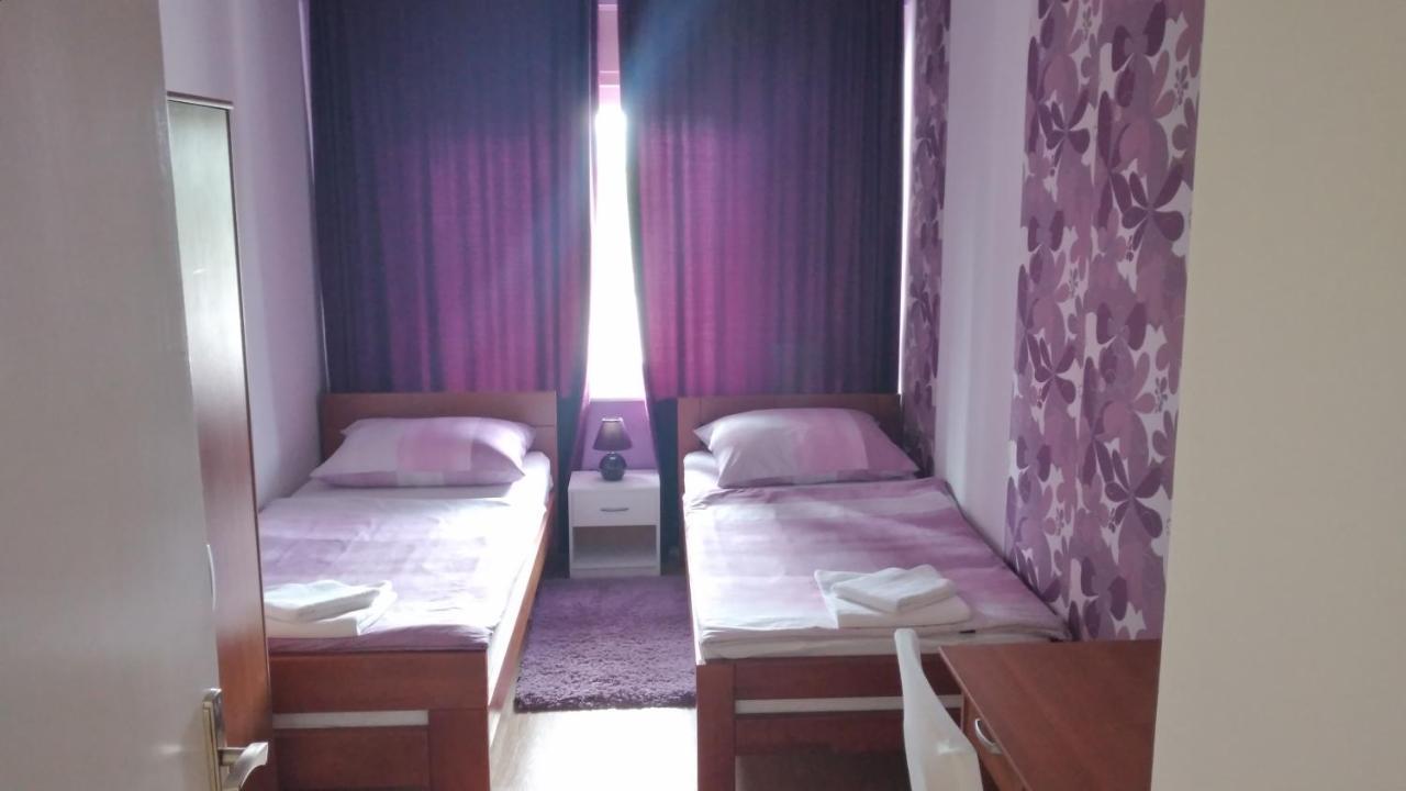 Apartman Tomic Daire Korenica Dış mekan fotoğraf