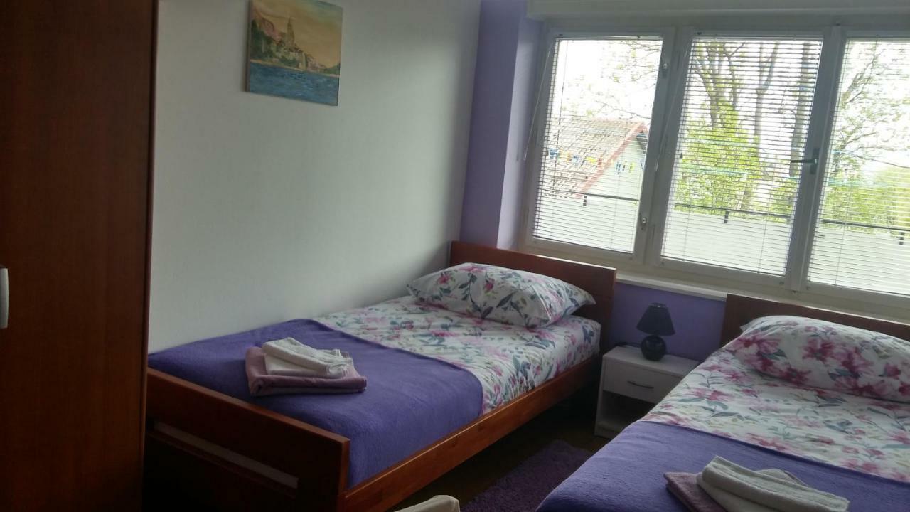 Apartman Tomic Daire Korenica Dış mekan fotoğraf